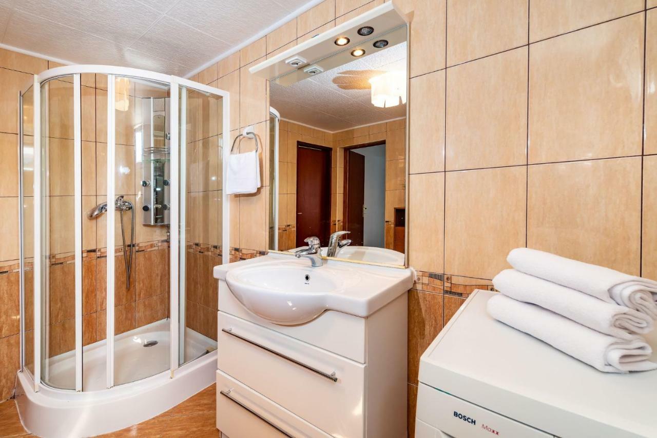 Vacation House Anna 카를로바크 외부 사진